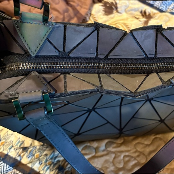 LOVEVOOK tote-style bag geometric lattice design. - Picture 5 of 16